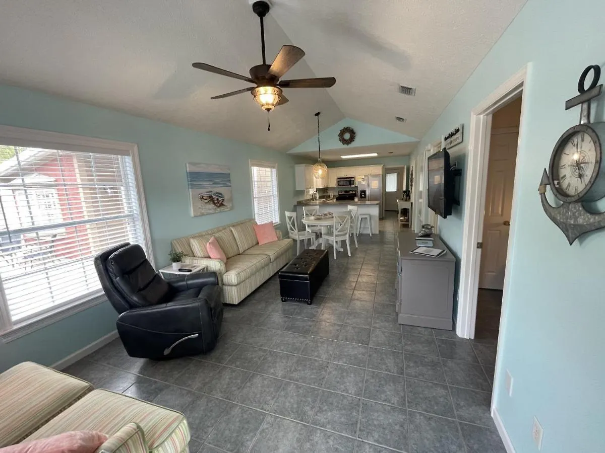 Venture Out 611 Seabreeze Dr Comes With Golf Cart Panama City Beach USA