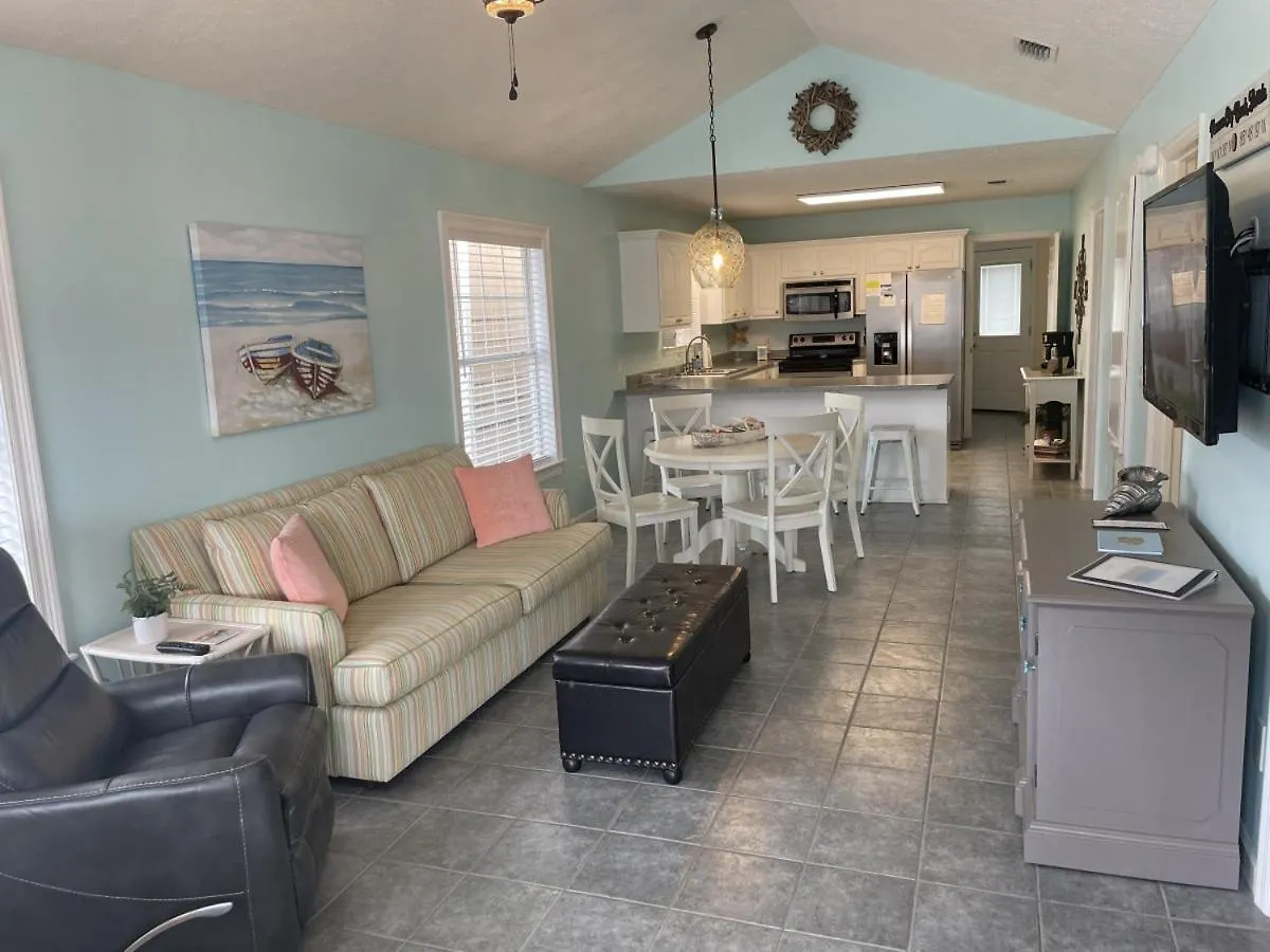 Semesterbostad Venture Out 611 Seabreeze Dr Comes With Golf Cart Panama City Beach